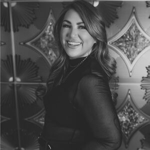 Meet your Posher, Ella